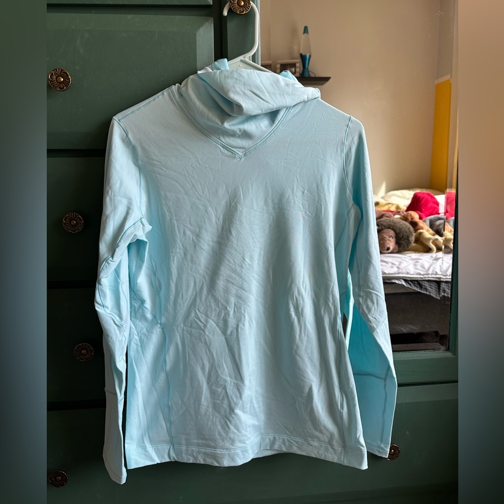 Arc'teryx Icy Blue Women's Base layer Hoodie in size small
